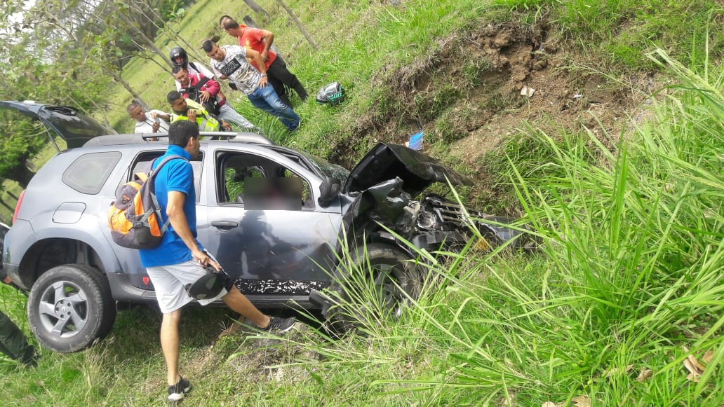 Un muerto y dos heridos deja accidente en la vía Cartago – Obando
