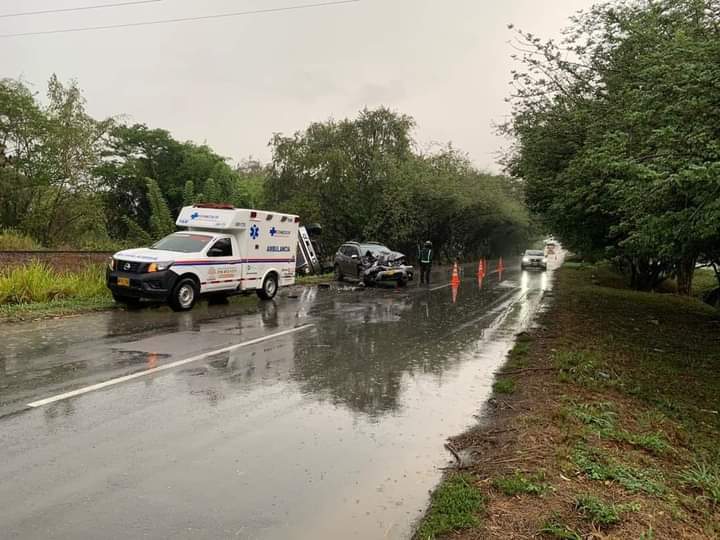 Por causas de la lluvia se produce accidente de tránsito en carretera del Norte del valle.